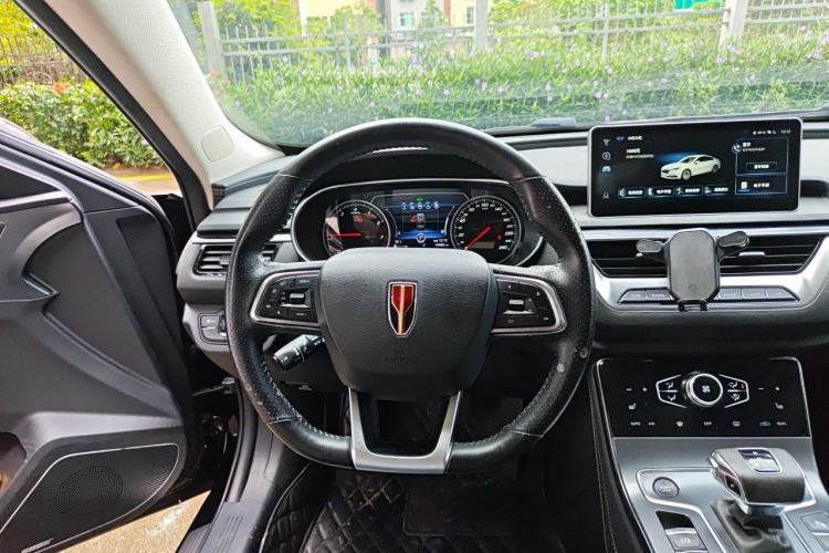 Used Hongqi H5 2022 Classic Model 1.8T Automatic Smart Connect Flagship Edition Steering Wheel