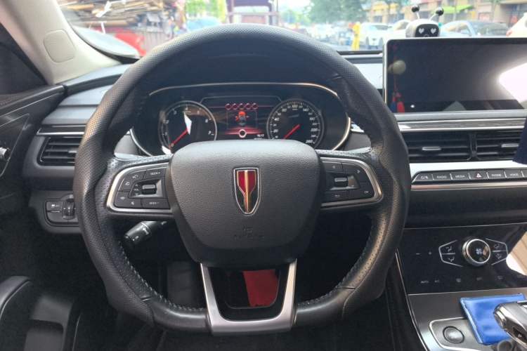 Used Hongqi H5 2022 Classic Model Facelift 1.8T Automatic Smart Connect Flagship Edition Steering Wheel