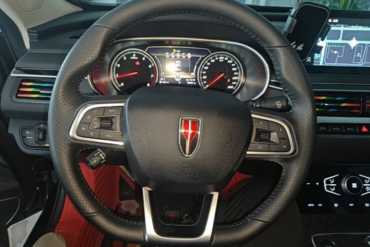 Used Hongqi H5 2022 Classic Model Facelift 1.8T Automatic Smart Connect Flagship Edition Steering Wheel