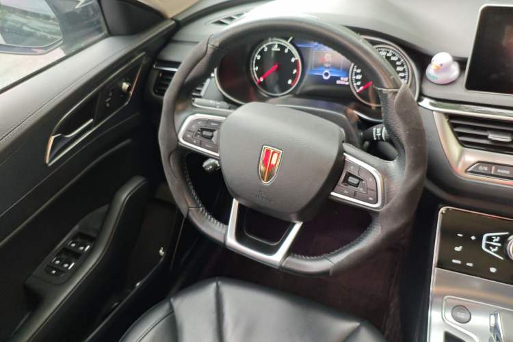 Used Hongqi H5 2022 Classic Model 1.8T Automatic Smart Connect Flagship Edition Steering Wheel