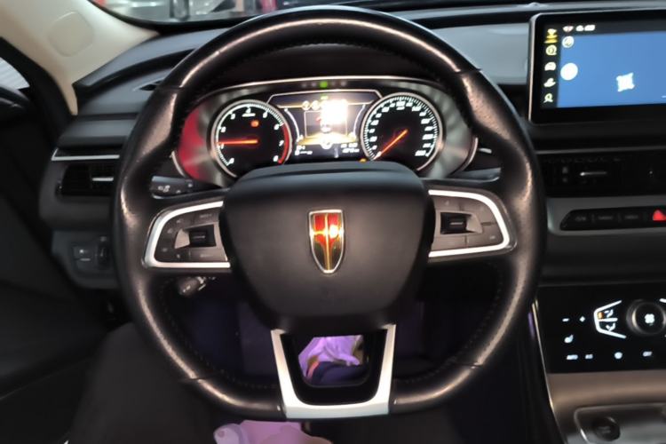 Used Hongqi H5 2022 Classic Model Facelift 1.8T Automatic Smart Connect Flagship Edition Steering Wheel