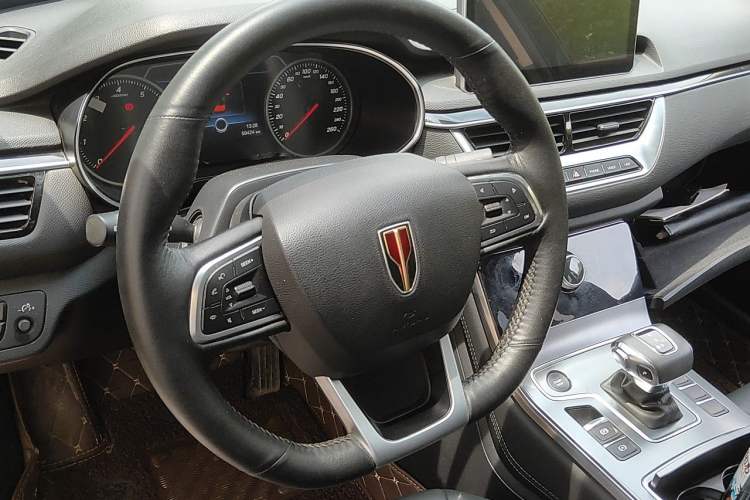 Used Hongqi H5 2022 Classic Model Facelift 1.8T Automatic Smart Connect Flagship Edition Steering Wheel