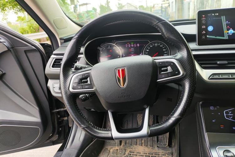Used Hongqi H5 2022 Classic Model Facelift 1.8T Automatic Smart Connect Flagship Edition Steering Wheel