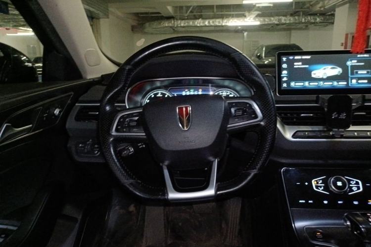Used Hongqi H5 2022 Classic Model Facelift 1.8T Automatic Smart Connect Flagship Edition Steering Wheel