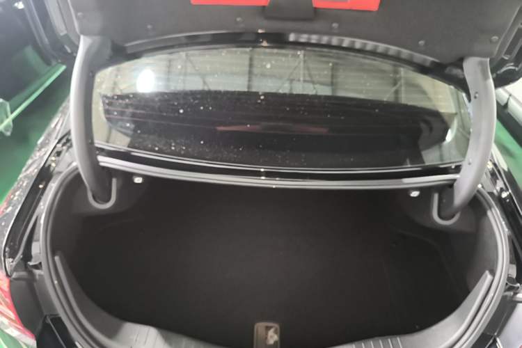 Used Hongqi H5 2022 Classic Model 1.5T DCT Flagship Edition Trunk