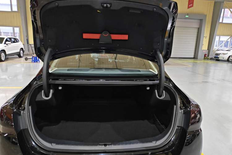 Used Hongqi H5 2022 Classic Model Facelift 1.5T DCT Qiyun Edition Trunk