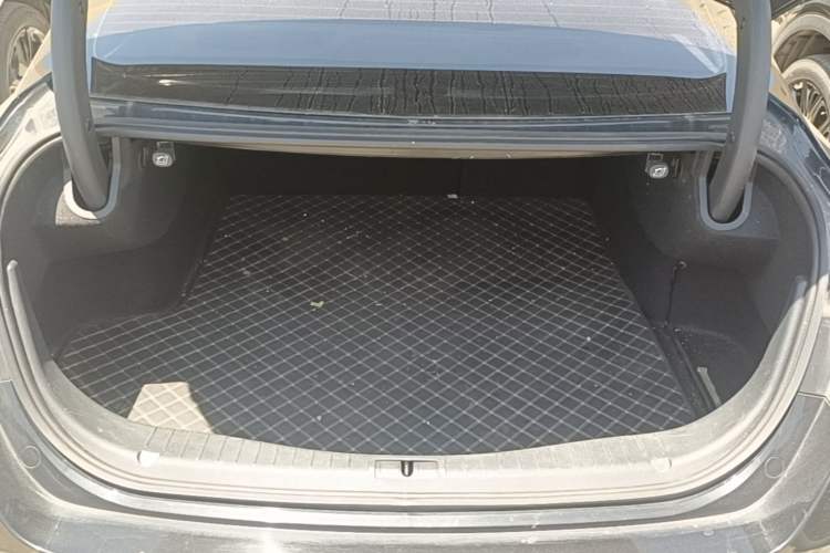 Used Hongqi H5 2022 Classic Model Facelift 1.5T DCT Qiyun Edition Trunk