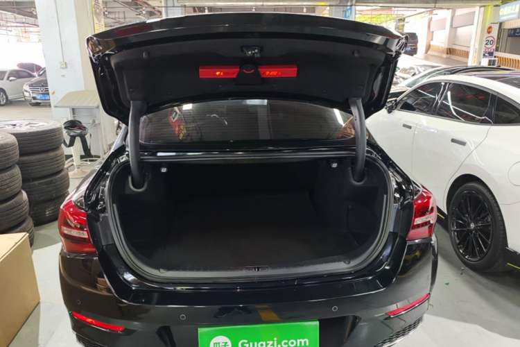 Used Hongqi H5 2022 Classic Model Facelift 1.5T DCT Qiyun Edition Trunk