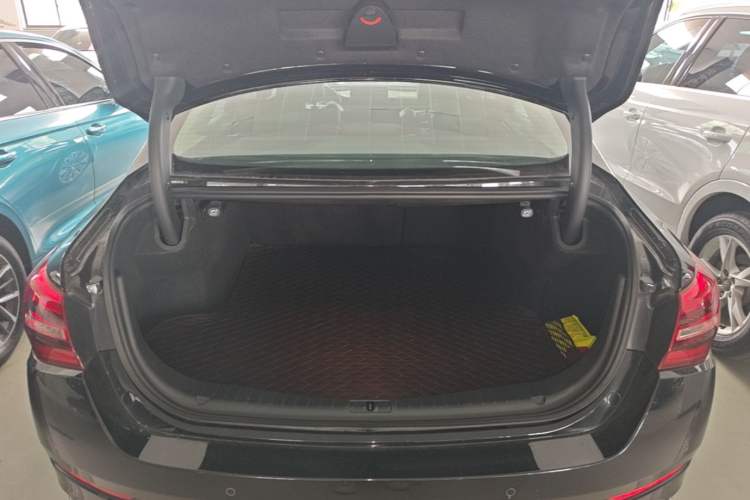 Used Hongqi H5 2022 Classic Model Facelift 1.5T DCT Qiyun Edition Trunk