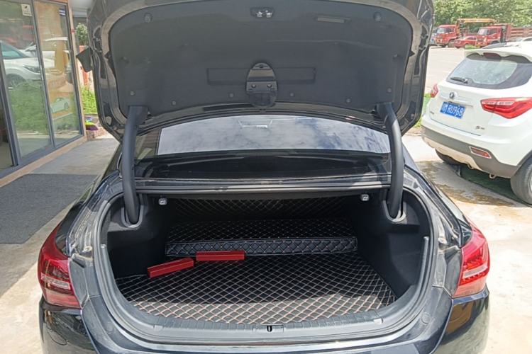 Used Hongqi H5 2022 Classic Model Facelift 1.8T Automatic Smart Connect Flagship Edition Trunk