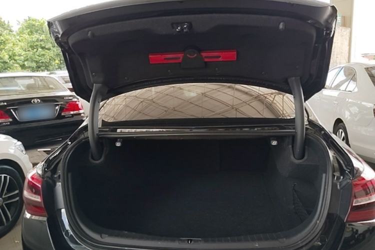 Used Hongqi H5 2022 Classic Model Facelift 1.5T DCT Qiyun Edition Trunk