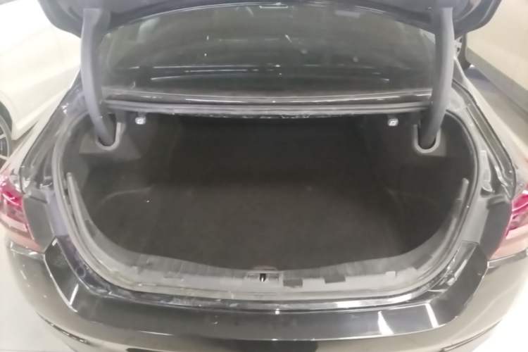 Used Hongqi H5 2022 Classic Model Facelift 1.5T DCT Qiyun Edition Trunk