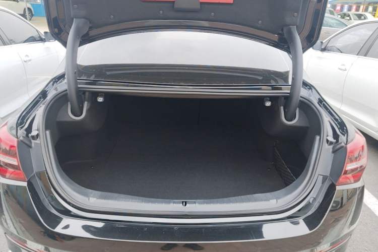 Used Hongqi H5 2022 Classic Model Facelift 1.5T DCT Qiyun Edition Trunk