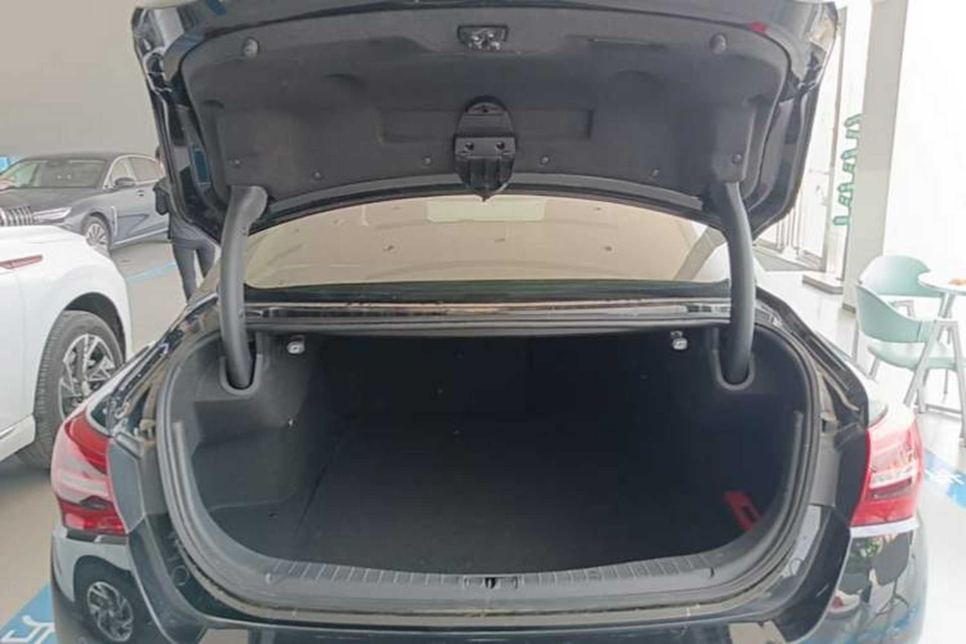 Used Hongqi H5 2022 Classic Model Facelift 1.5T DCT Qiyun Edition Trunk