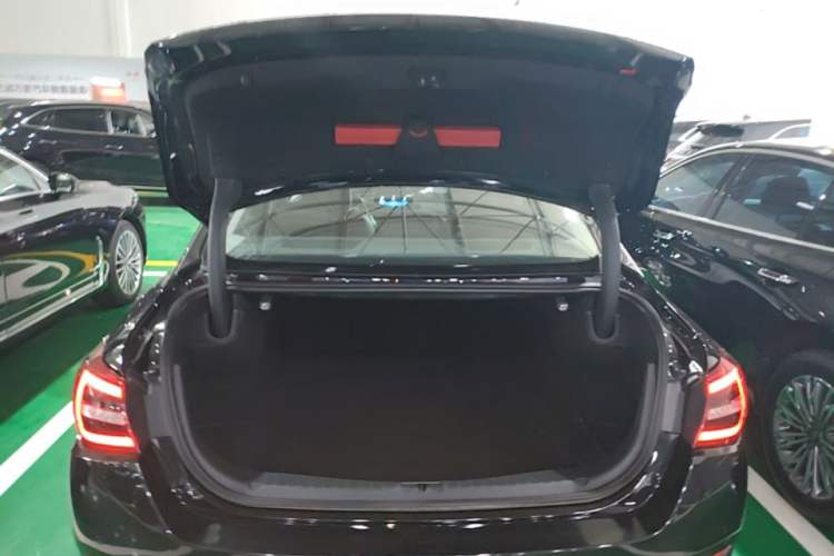 Used Hongqi H5 2022 Classic Model 1.5T DCT Flagship Edition Trunk