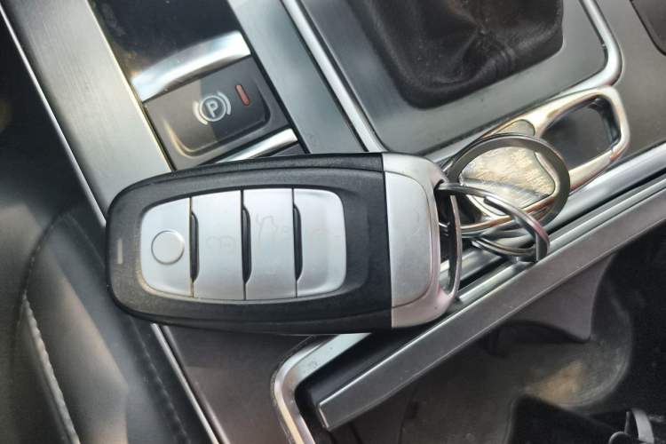 Used Hongqi H5 2022 Classic Model Facelift 1.5T DCT Qiyun Edition Vehicle Key