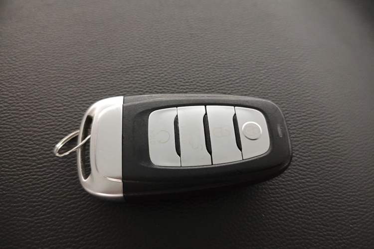 Used Hongqi H5 2022 Classic Model 1.5T DCT Flagship Edition Vehicle Key