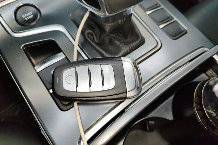 Used Hongqi H5 2022 Classic Model Facelift 1.5T DCT Qiyun Edition Vehicle Key