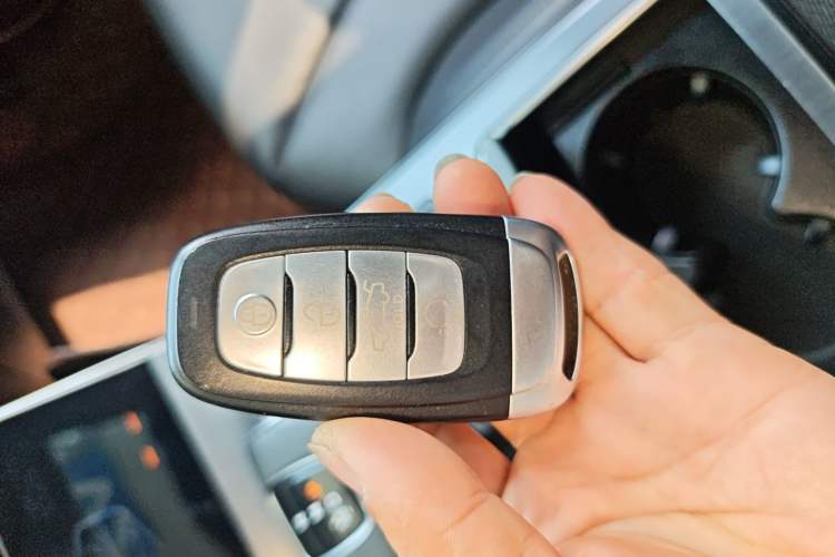Used Hongqi H5 2022 Classic Model Facelift 1.5T DCT Qiyun Edition Vehicle Key