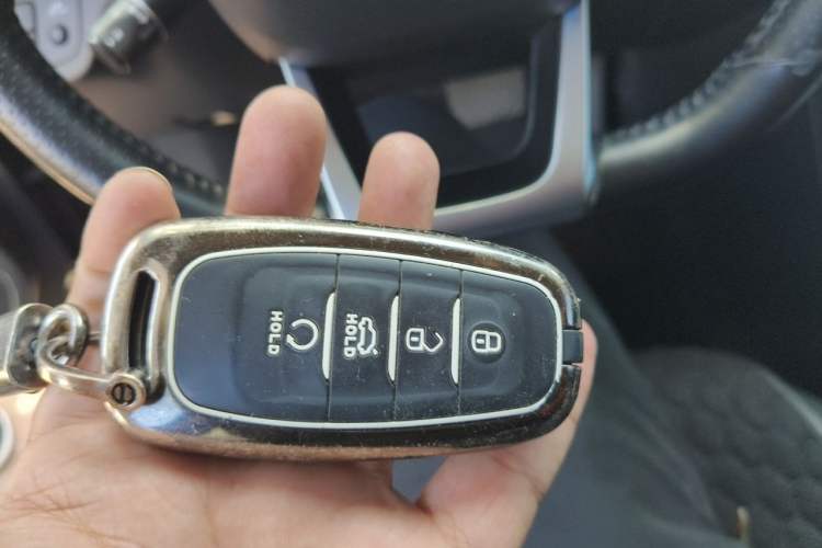Used Hongqi H5 2022 Classic Model Facelift 1.5T DCT Qiyun Edition Vehicle Key
