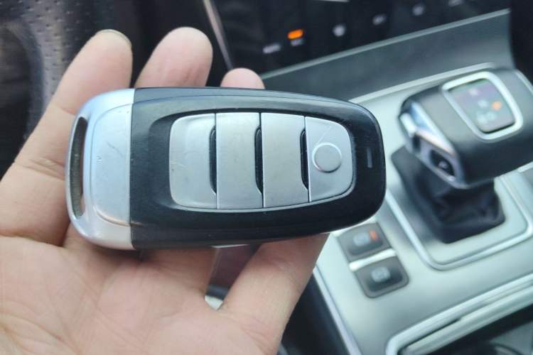 Used Hongqi H5 2022 Classic Model Facelift 1.5T DCT Qiyun Edition Vehicle Key