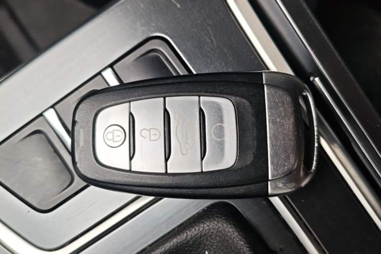 Used Hongqi H5 2022 Classic Model Facelift 1.5T DCT Qiyun Edition Vehicle Key