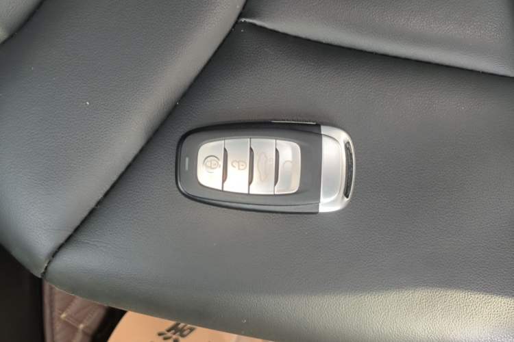 Used Hongqi H5 2022 Classic Model Facelift 1.5T DCT Qiyun Edition Vehicle Key