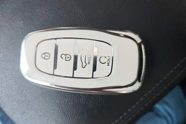 Used Hongqi H5 2022 Classic Model Facelift 1.5T DCT Qiyun Edition Vehicle Key