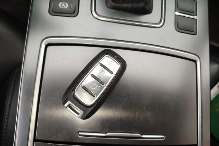 Used Hongqi H5 2022 Classic Model Facelift 1.5T DCT Qiyun Edition Vehicle Key