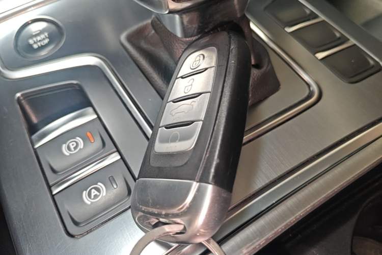 Used Hongqi H5 2022 Classic Model Facelift 1.5T DCT Qiyun Edition Vehicle Key