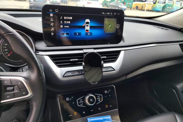 Used Hongqi H5 2022 Classic Model Facelift 1.5T DCT Qiyun Edition Audio And AC Panel