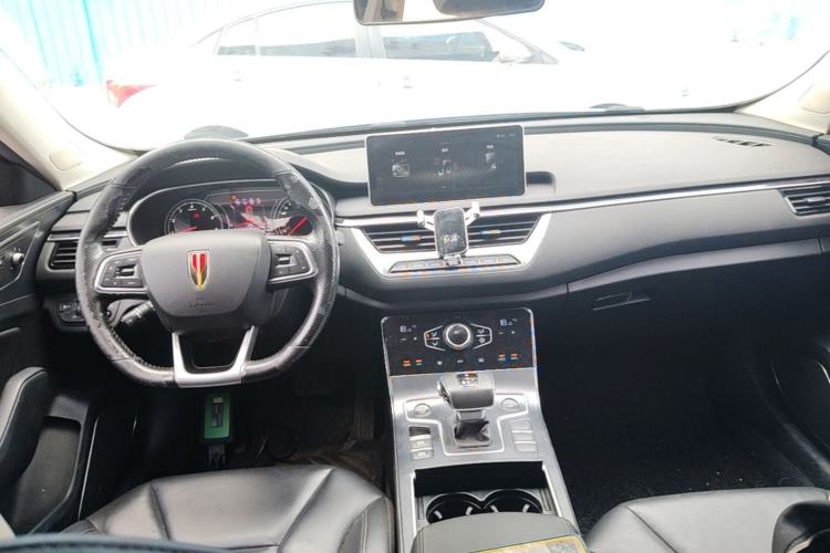 Used Hongqi H5 2022 Classic Model Facelift 1.5T DCT Qiyun Edition Center Console
