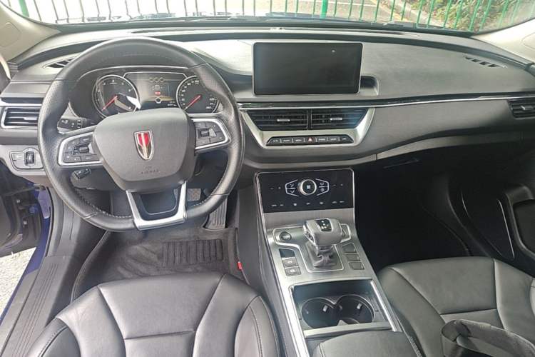 Used Hongqi H5 2022 Classic Model Facelift 1.5T DCT Qiyun Edition Center Console
