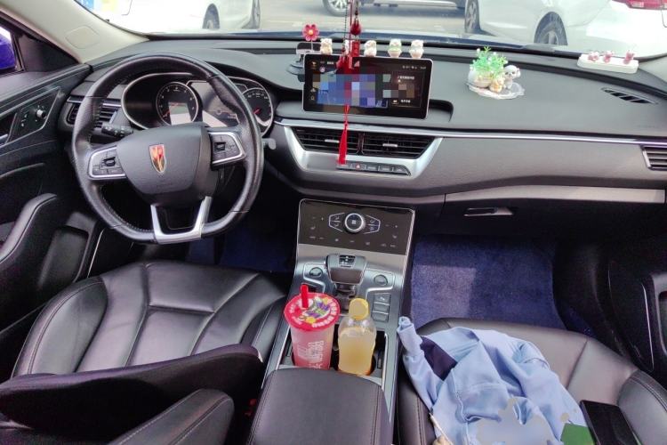 Used Hongqi H5 2022 Classic Model Facelift 1.8T Automatic Smart Connect Flagship Edition Center Console