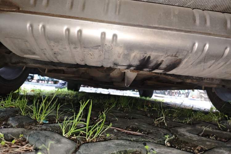 Used Hongqi H5 2022 Classic Model 1.8T Automatic Smart Connect Flagship Edition Chassis Rear