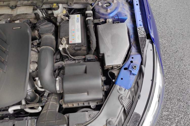 Used Hongqi H5 2022 Classic Model Facelift 1.8T Automatic Smart Connect Flagship Edition Engine Bay Left