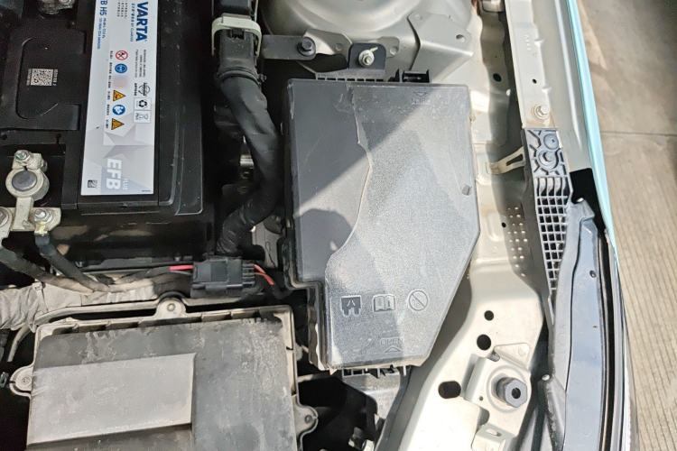 Used Hongqi H5 2022 Classic Model 1.8T Automatic Smart Connect Flagship Edition Engine Bay Left