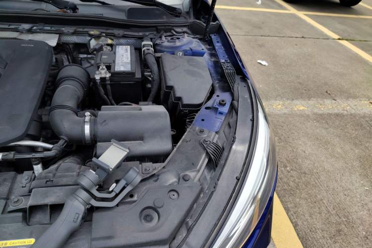 Used Hongqi H5 2022 Classic Model Facelift 1.5T DCT Qiyun Edition Engine Bay Left