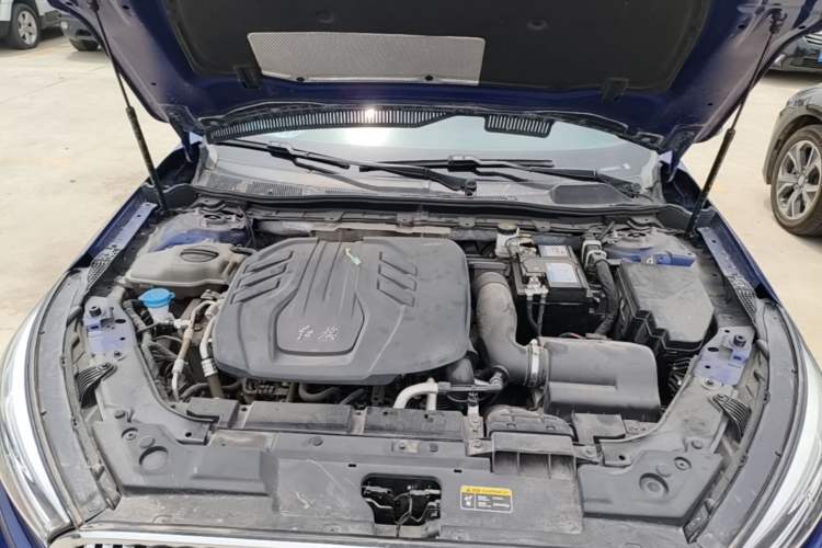 Used Hongqi H5 2022 Classic Model Facelift 1.8T Automatic Smart Connect Flagship Edition Engine Bay