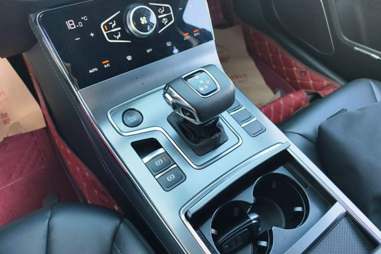Used Hongqi H5 2022 Classic Model Facelift 1.5T DCT Qiyun Edition Gear Lever
