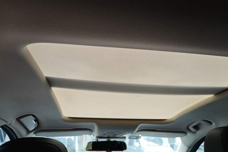 Used Hongqi H5 2022 Classic Model 1.8T Automatic Smart Connect Flagship Edition Headliner