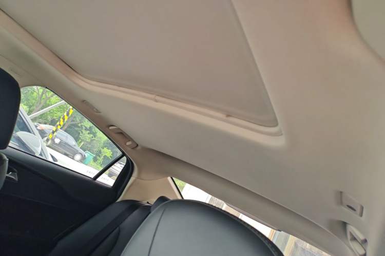 Used Hongqi H5 2022 Classic Model 1.8T Automatic Smart Connect Flagship Edition Headliner