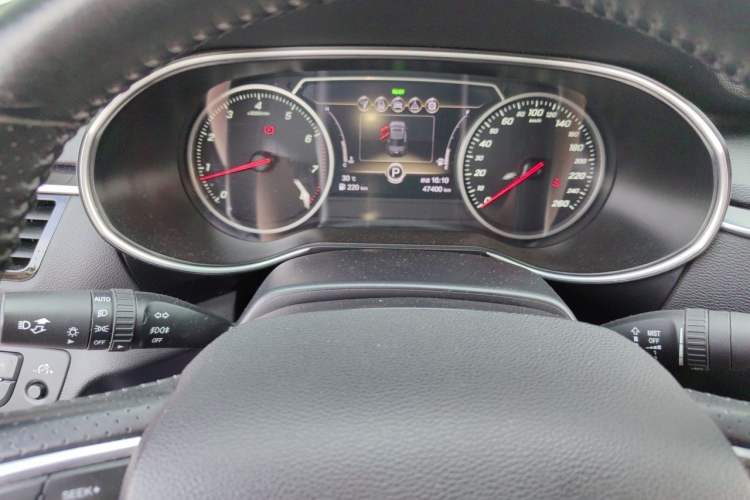 Used Hongqi H5 2022 Classic Model Facelift 1.8T Automatic Smart Connect Flagship Edition Instrument Cluster