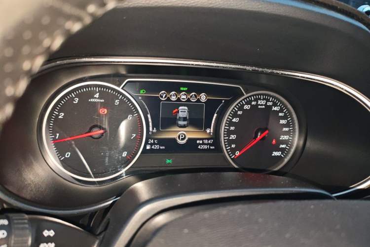 Used Hongqi H5 2022 Classic Model 1.8T Automatic Smart Connect Flagship Edition Instrument Cluster
