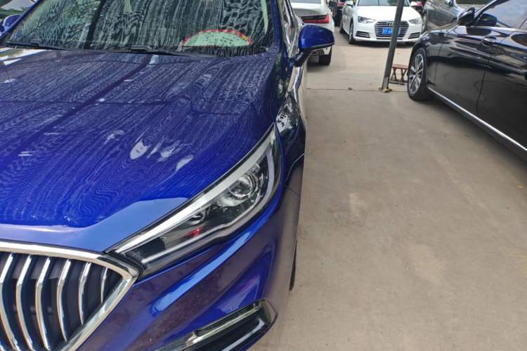 Used Hongqi H5 2022 Classic Model 1.8T Automatic Smart Connect Flagship Edition Left Front Headlight
