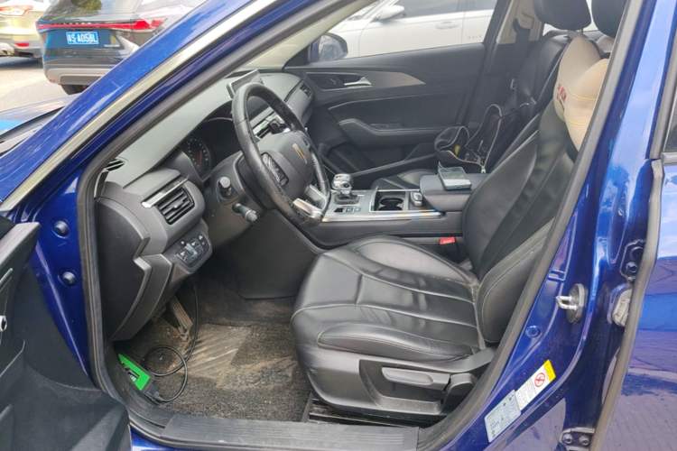 Used Hongqi H5 2022 Classic Model Facelift 1.5T DCT Qiyun Edition Left Front Seat
