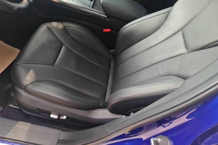 Used Hongqi H5 2022 Classic Model 1.8T Automatic Smart Connect Flagship Edition Left Front Seat