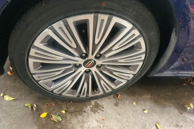 Used Hongqi H5 2022 Classic Model Facelift 1.5T DCT Qiyun Edition Left Front Wheel Hub