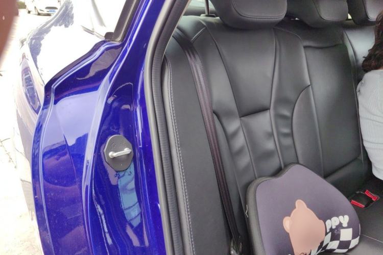 Used Hongqi H5 2022 Classic Model Facelift 1.8T Automatic Smart Connect Flagship Edition Left Rear Seat
