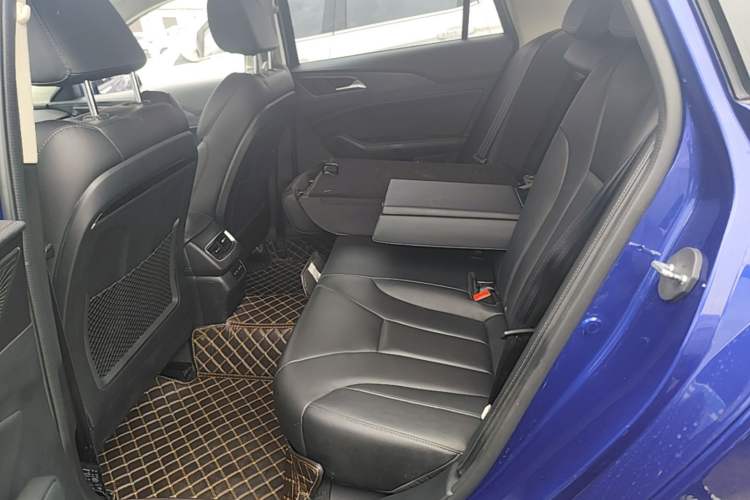 Used Hongqi H5 2022 Classic Model Facelift 1.5T DCT Qiyun Edition Left Rear Seat